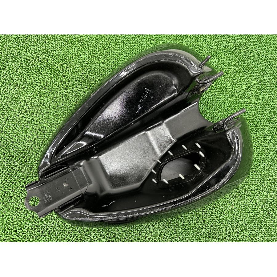 XG750A タンク 黒 ハーレー 純正 中古 バイク 部品 ストリートロッド
