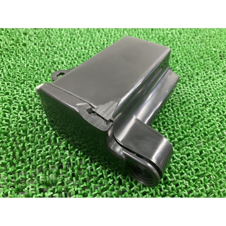 FTR223 純正工具ツールボックス 純正工具、取り付けステー付き FTR223 純正工具ツールボックス 純正工具、取り付けステー付き