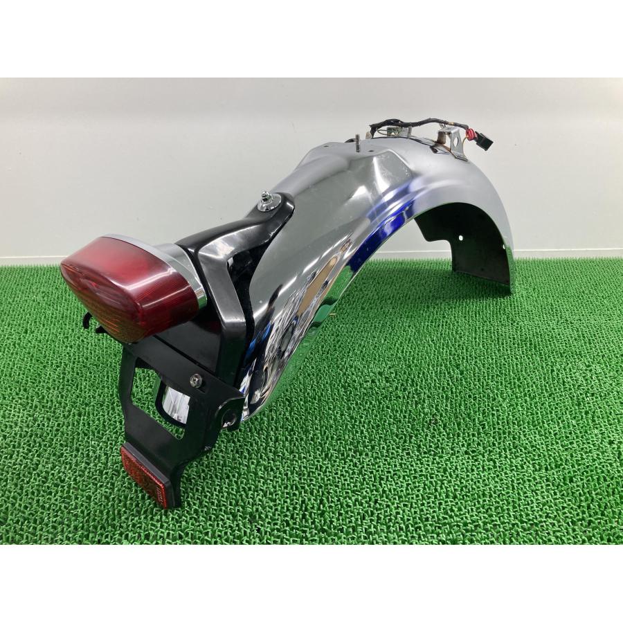 カワサキ（Kawasaki） W800 リアフェンダー 純正 中古 バイク