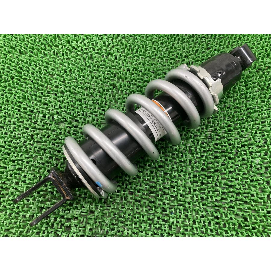 XSR700 リアサスペンション RM22J-000*** ヤマハ 純正 2017年式外し RM22J リアショック ピッチ310mm 曲がり無し 品薄 【中古】 43 ヤマハ発動機 XSR700 リアサスペンション RM22J-000*** ヤマハ 純正