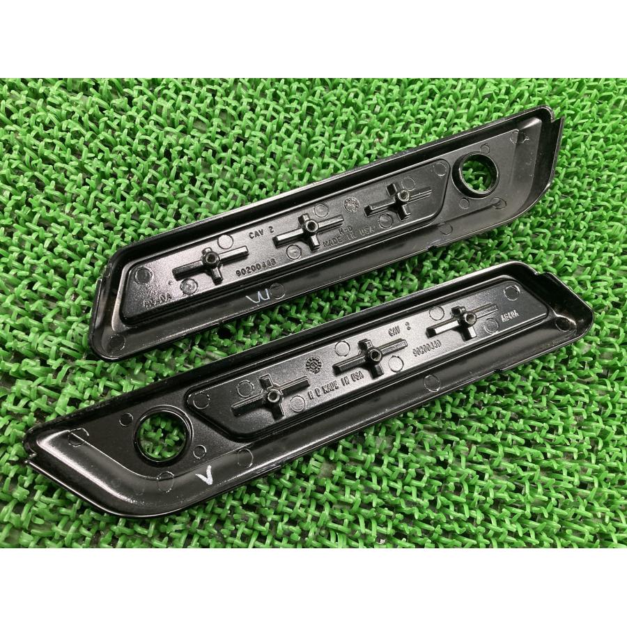 FLHXS1870 サドルバッグラッチカバー 左右 90200448/90200449 ハーレー 純正 ストリートグライドスペシャル ツーリング 【中古】 88 FLHXS1870 サドルバッグラッチカバー 左右 90200448/90200449 ハーレー