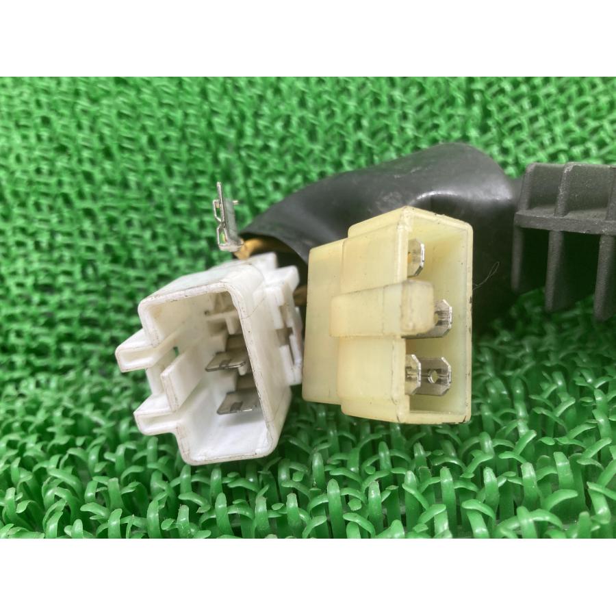 CBR1100XX レギュレター ホンダ 純正 中古 バイク 部品 レクチファイアー レギュレター VFR800 スーパーブラックバード 希少品 33 ホンダ（HONDA） CBR1100XX レギュレター 純正 中古 バイク 部品