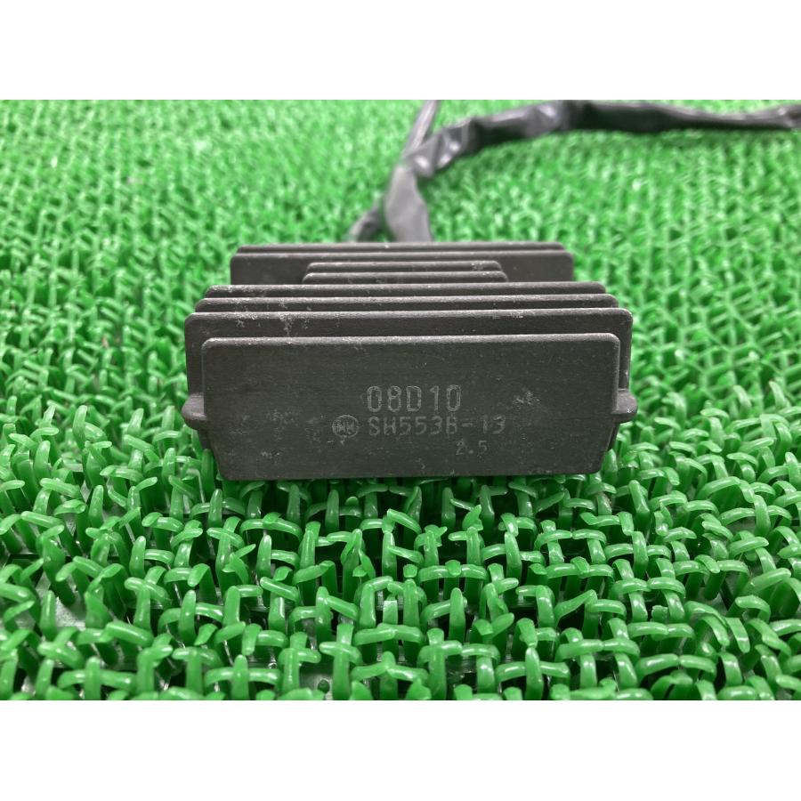 DR125 DR200 レギュレター スズキ 純正 バイク 部品 SH553B-13 08D10 DR125SE DR200SE レギュレーター レクチファイアー 【中古】 81 スズキ（SUZUKI） DR125 DR200 レギュレター 純正 中古 バイク 部品