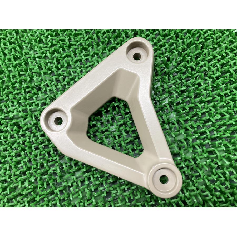 ホンダ（HONDA） CT125ハンターカブ ヘッドライトステー 左 茶 K2E
