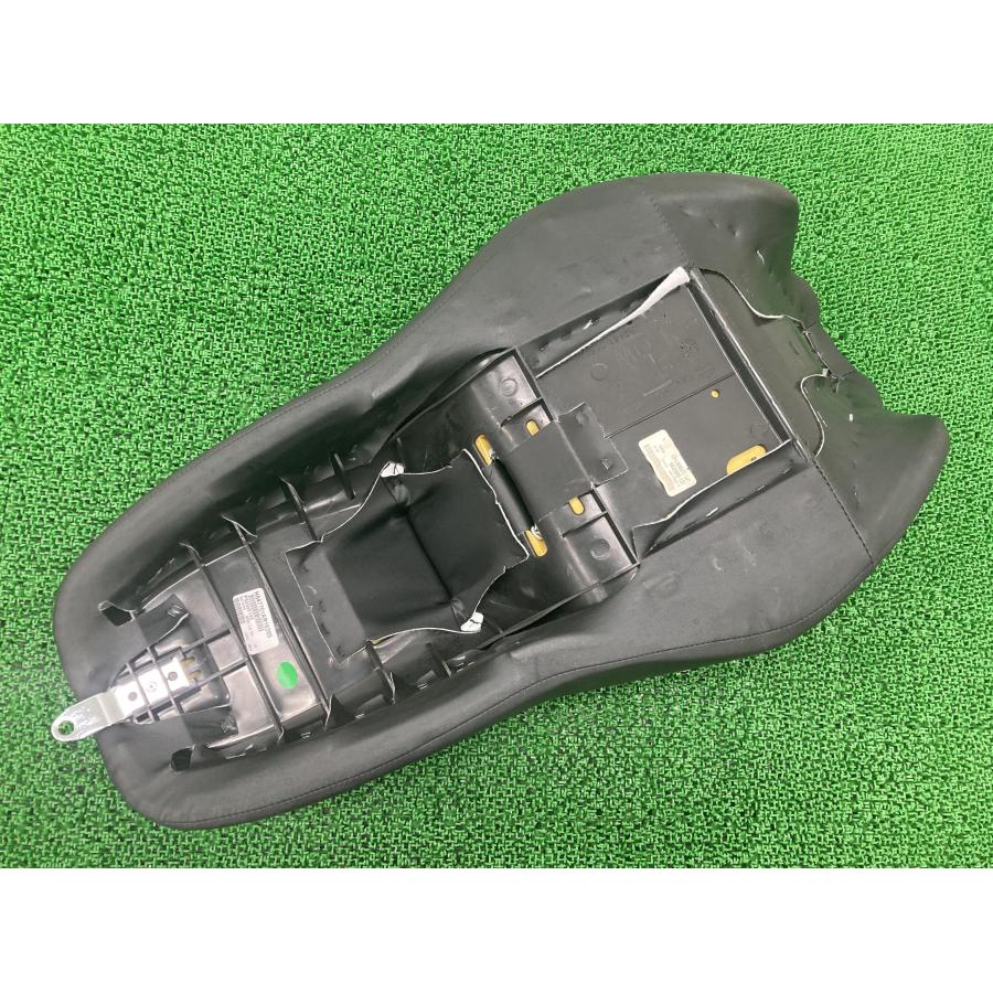 FLTRXS1870 シート P52000142 ハーレー 純正 中古 バイク 部品 2020年