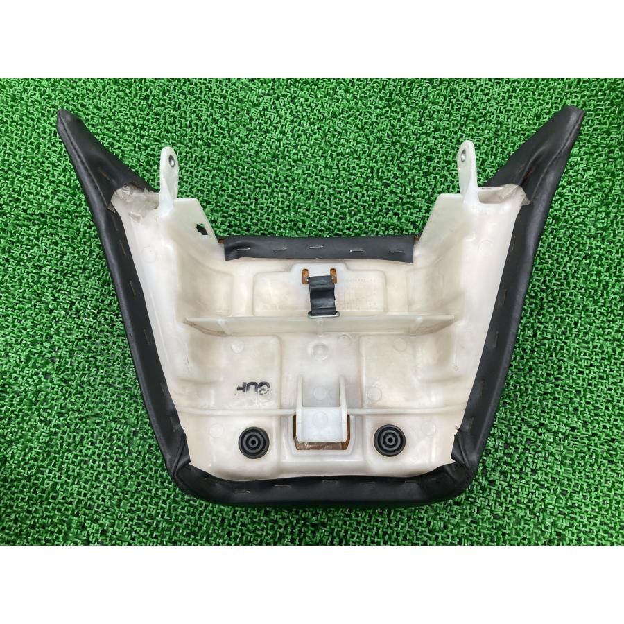 V-MAX タンデムシート 1FK 3UF-002*** ヤマハ 純正 中古 バイク 部品 1991年式外し 3UF ピリオンシート 破れ無し 品薄 車検 Genuine｜ts-parts｜03