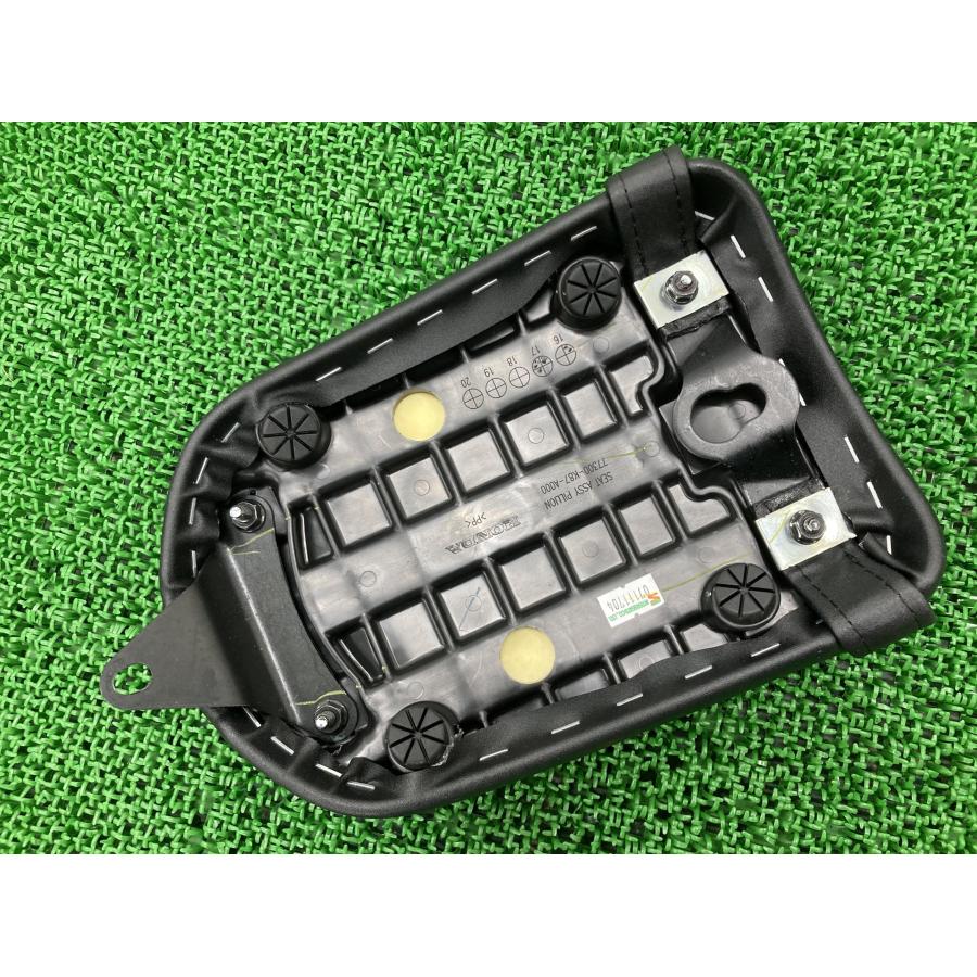 レブル500 タンデムシート K87 ホンダ 純正 バイク 部品 PC60 コンディション良好 破れ無し 品薄 希少品 車検 Genuine 【中古】 67 ホンダ（HONDA） レブル500 タンデムシート K87 PC60-1000*** 純正