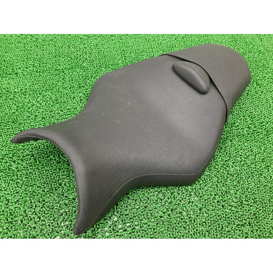 MT-10 シート B67 ヤマハ 純正 バイク 部品 RN50J 破れ無し 品薄 希少品 安心ノーマル 車検 Genuine 【中古】 40 ヤマハ発動機 MT-10 シート B67 ヤマハ 純正 中古 バイク 部品 RN50J