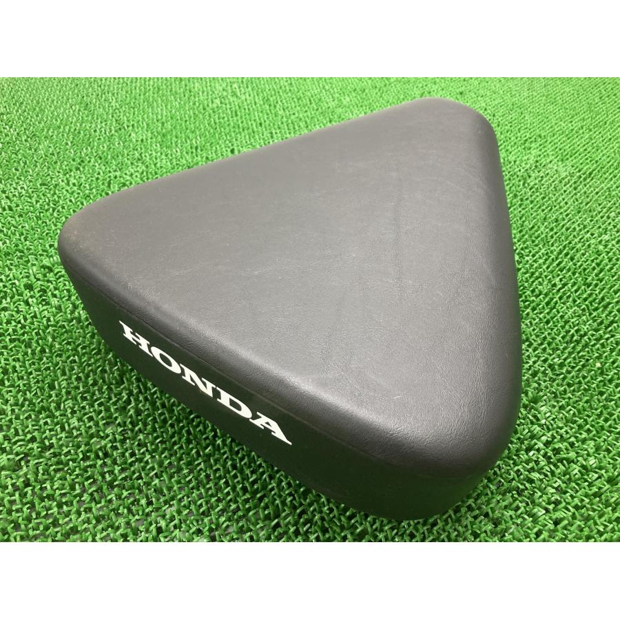 クロスカブ110 シート CROSS CUBその他 JA10-4011*** ホンダ 純正 JA10 CROSSCUB110 コンディション良好 品薄 希少品 【中古】 72 ホンダ（HONDA） クロスカブ110 シート CROSS CUBその他 JA10-4011