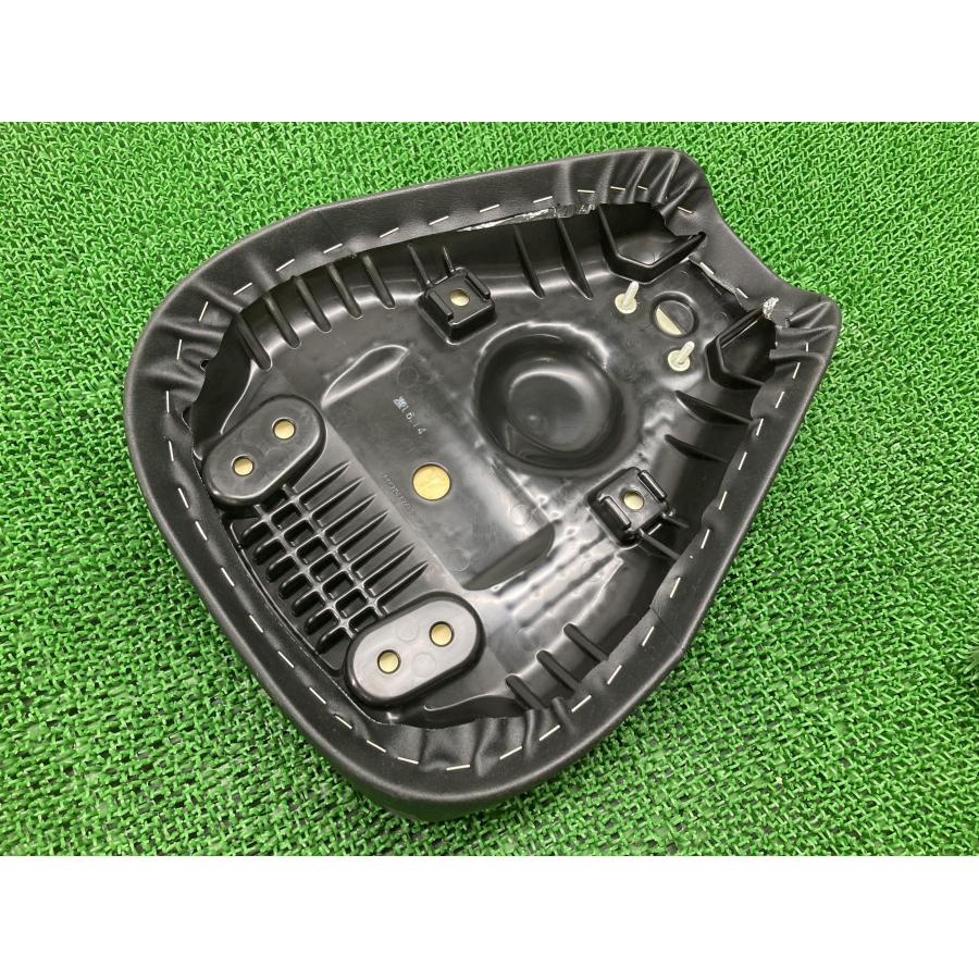 クロスカブ110 シート CROSS CUBその他 JA10-4011*** ホンダ 純正 JA10 CROSSCUB110 コンディション良好 品薄 希少品 【中古】 72 ホンダ（HONDA） クロスカブ110 シート CROSS CUBその他 JA10-4011