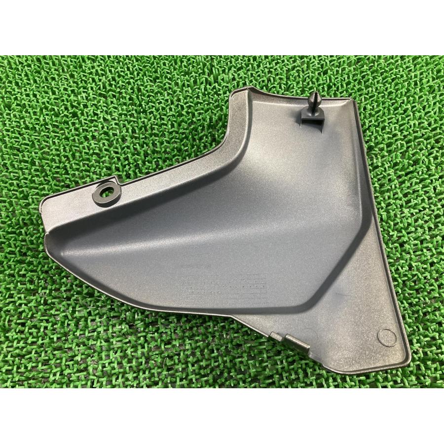 CB400SB サイドカバー 左 ガンM MFM ホンダ 純正 バイク 部品 NC42 後期 ボルドール Revo CB400SF 車検 Genuine 【中古】 45 ホンダ（HONDA） CB400SB サイドカバー 左 ガンM MFM 純正 中古 バイク