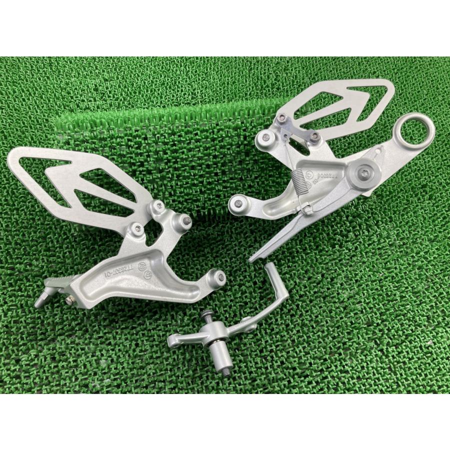 S1000RR ステップ 左右 7728307-01/7728308-02  純正 中古 メインステップ ブレーキペダル シフトペダル チェンジペダル pZ BMW S1000RR ステップ 左右 7728307-01/7728308-02 BMW 純正 中古