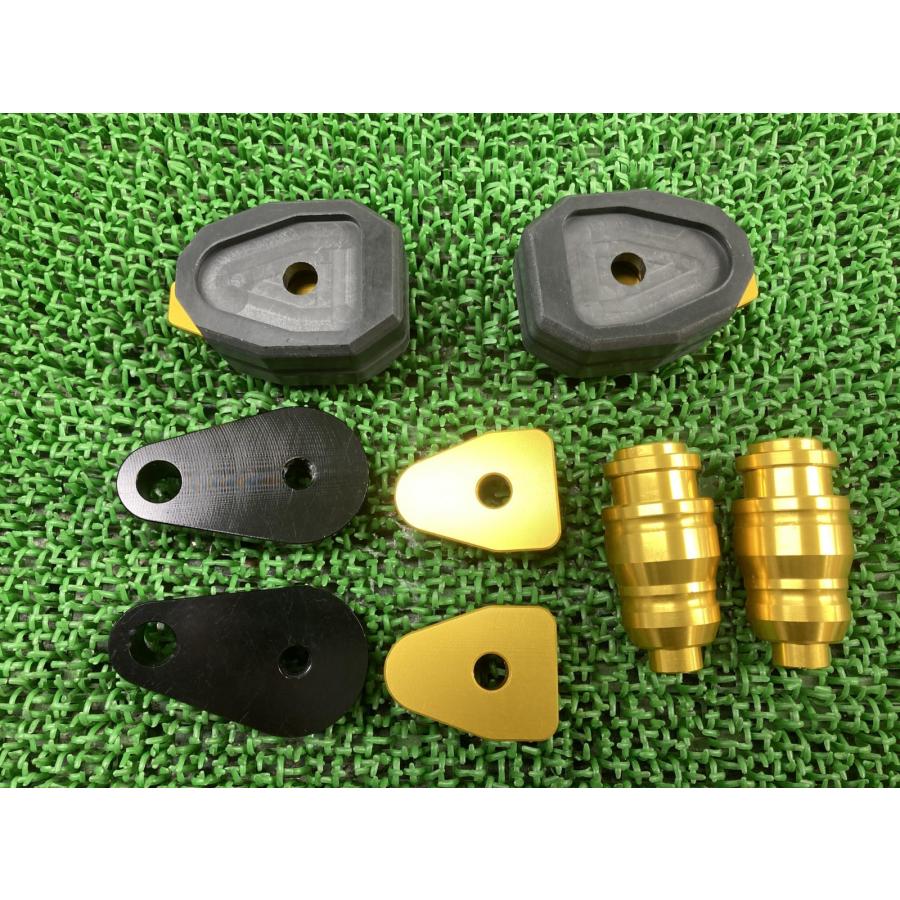 YZF-R1 エンジンスライダー 左右 社外 中古 04-08年 ゴールド フレームスライダー クラッシュパッド エンジンプロテクター 綺麗 Yl YZF-R1 エンジンスライダー 左右 社外 中古 04-08年 ゴールド フレーム