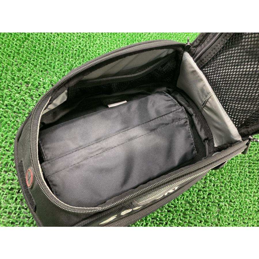 Vストローム1050 タンクバッグ スズキ 純正 中古 容量5-9L スモールタイプ コンディション良好 破れ無し 品薄 希少品 wI スズキ（SUZUKI） Vストローム1050 タンクバッグ 純正 中古 バイク