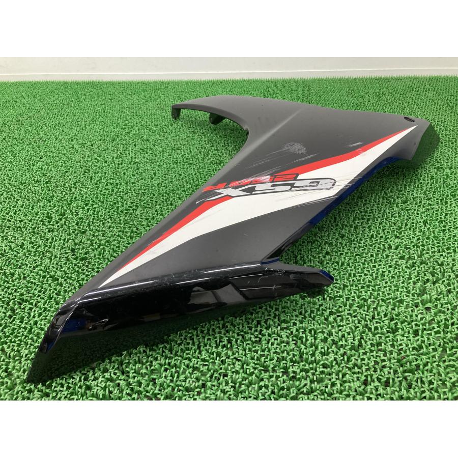 スズキ GSX250R サイドカウル 右 黒 20K 純正 中古 バイク 部品
