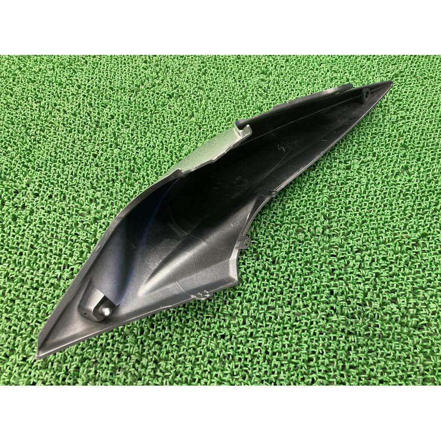 カワサキ（Kawasaki） Z1000 シートカウル 右 銀 36040-0072 純正 中古