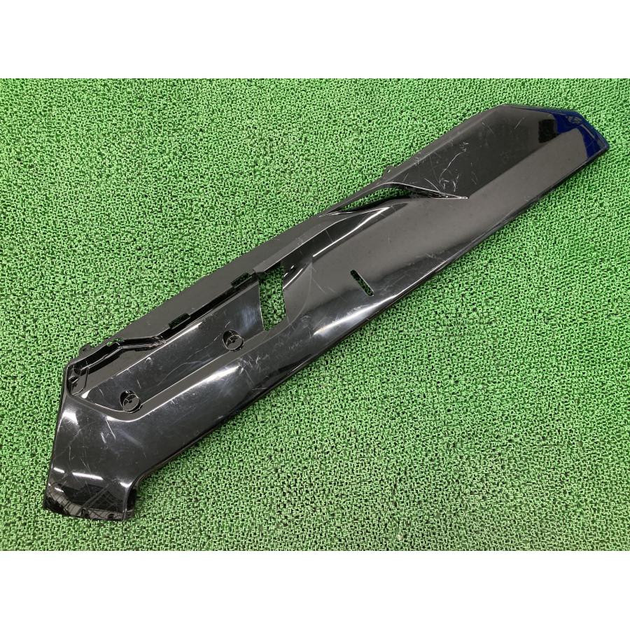 ジェンマ ロアカウル 右 黒 39H スズキ 純正 バイク 部品 CJ47A アンダーカウル サイドカウル コケキズ無し 品薄 【中古】 28 スズキ（SUZUKI） ジェンマ ロアカウル 左 黒 39H 純正 中古 バイク
