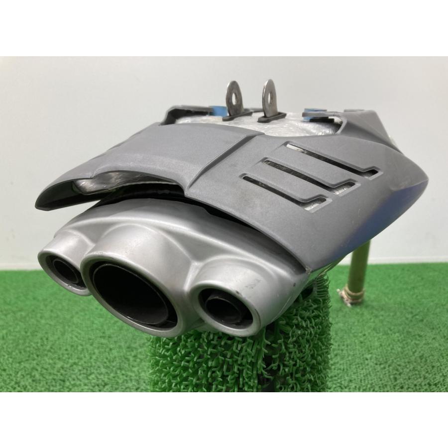 デイトナ675 サイレンサーマフラー 2203848 トライアンフ(TRIUMPH) 純正 中古 バイク 部品 トライアンフ TRIUMPH Daytona ヒートガード 61の画像