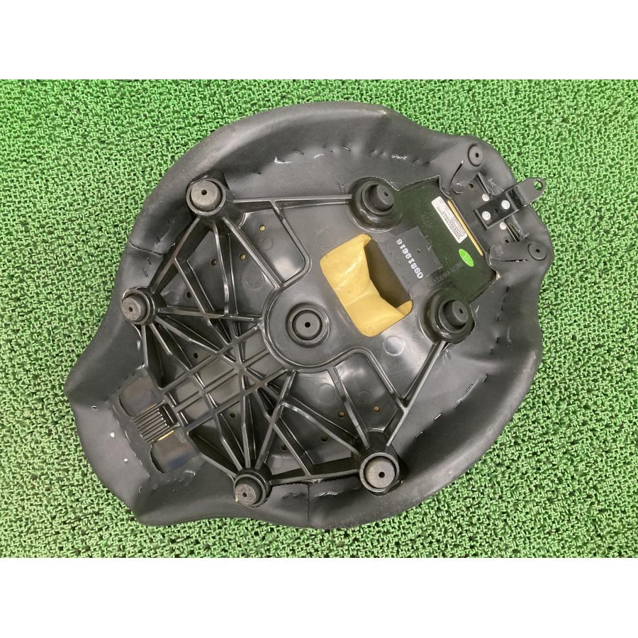 FXLRS1870 フロントシート 52000496 ハーレー 純正 中古 2021年式外し