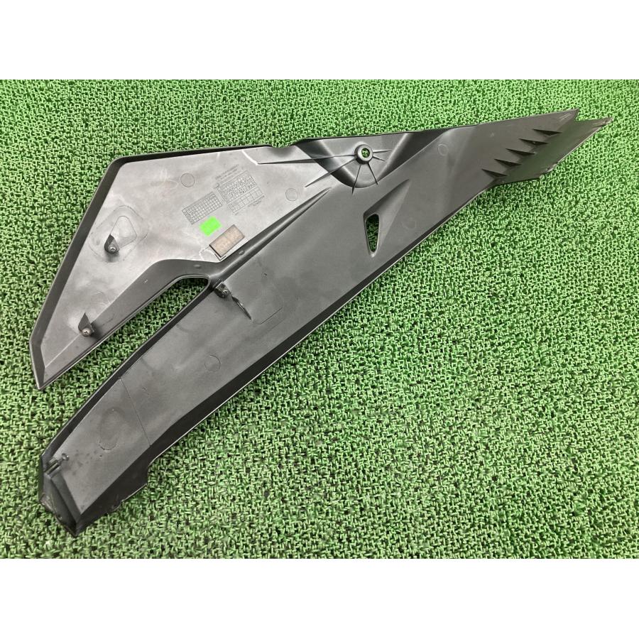ホンダ（HONDA） CBR250RR アンダーカウル 右 ガンM K64 純正 中古