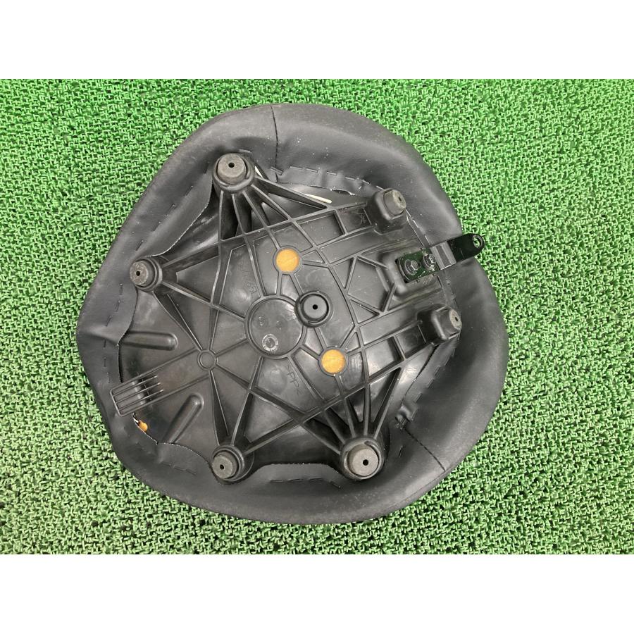 FLSL シート 52000303 ハーレー 純正 バイク 部品 18-24年 M8ソフテイル オプション リーチソロシート フテイルスリム 【中古】 52 FLSL シート 52000303 ハーレー 純正 中古 バイク 部品 18-24年 M8