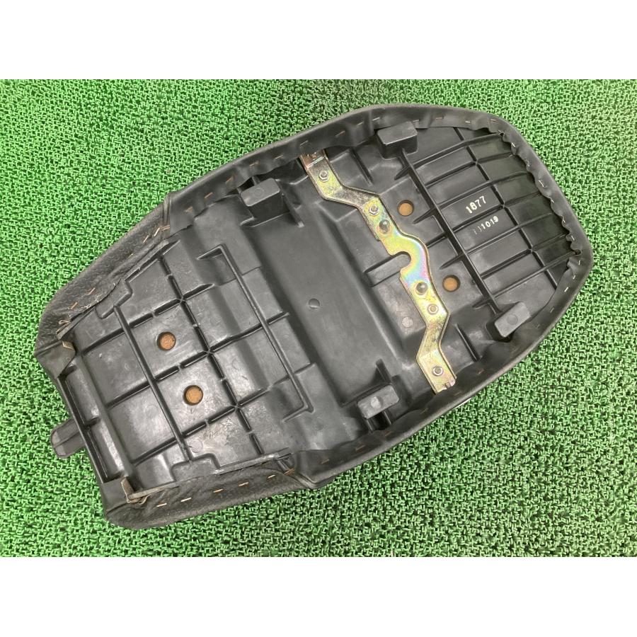 カワサキ（Kawasaki） ZRX400 シート 1753 純正 中古 バイク 部品