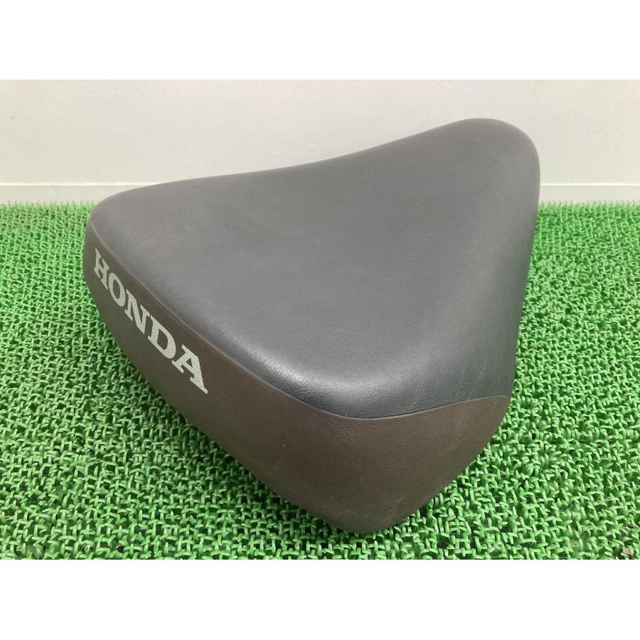 リトルカブ シート 黒/茶 ホンダ 純正 バイク 部品 AA01 ノーマル 破れ無し 品薄 希少品 車検 Genuine 【中古】 10 ホンダ（HONDA） リトルカブ シート 黒/茶 純正 中古 バイク 部品 AA01
