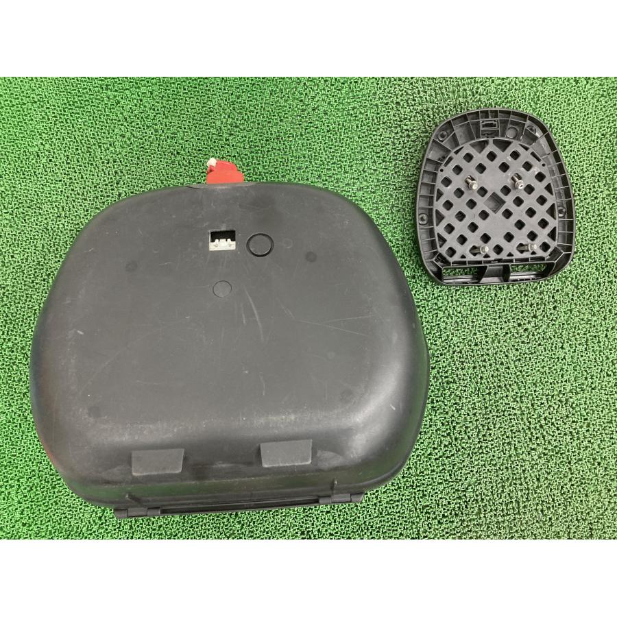 GIVI製 トップケース 黒 社外 中古 バイク 部品 E370ND 37L リア