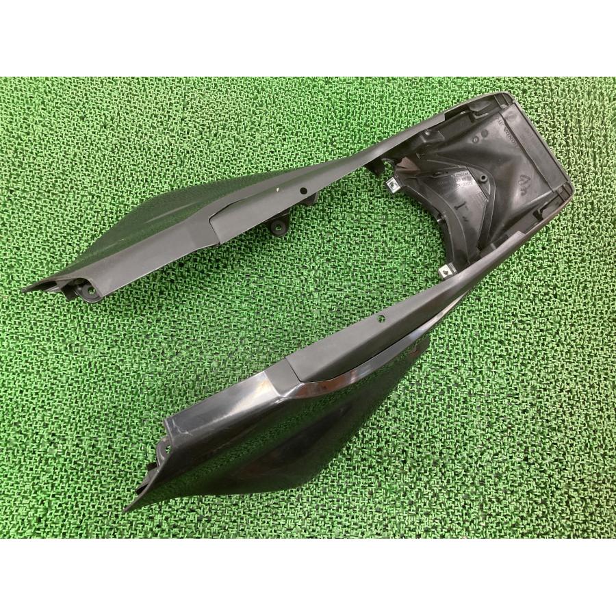 ホンダ（HONDA） CBR250R シートカウル K33 純正 中古 バイク 部品