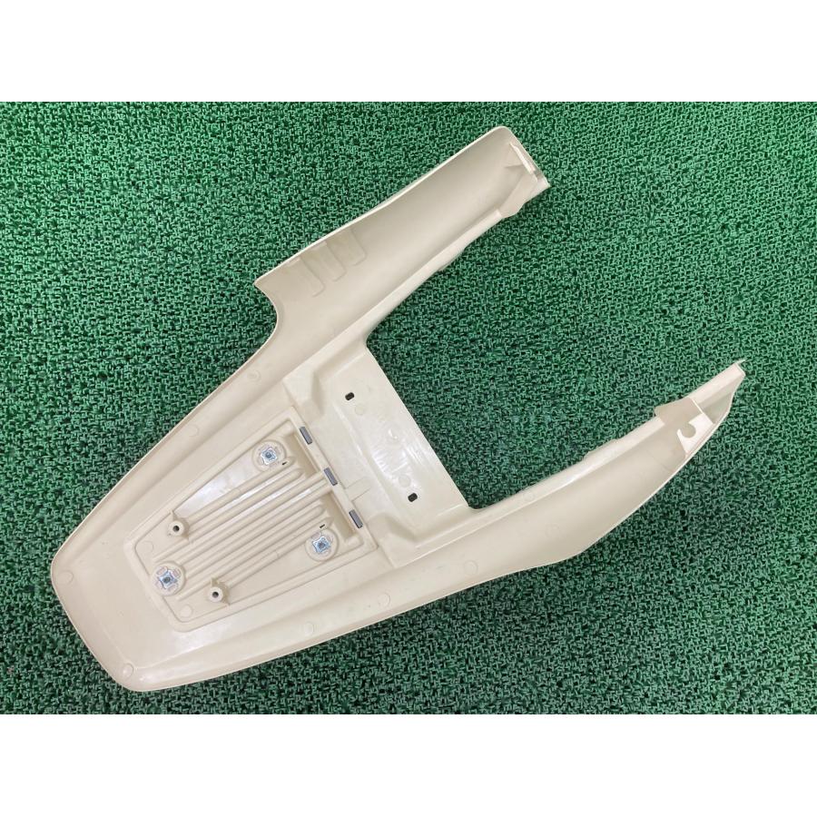 ヤマハ発動機 TW200 テールカウル ベージュ ヤマハ 純正 中古 バイク