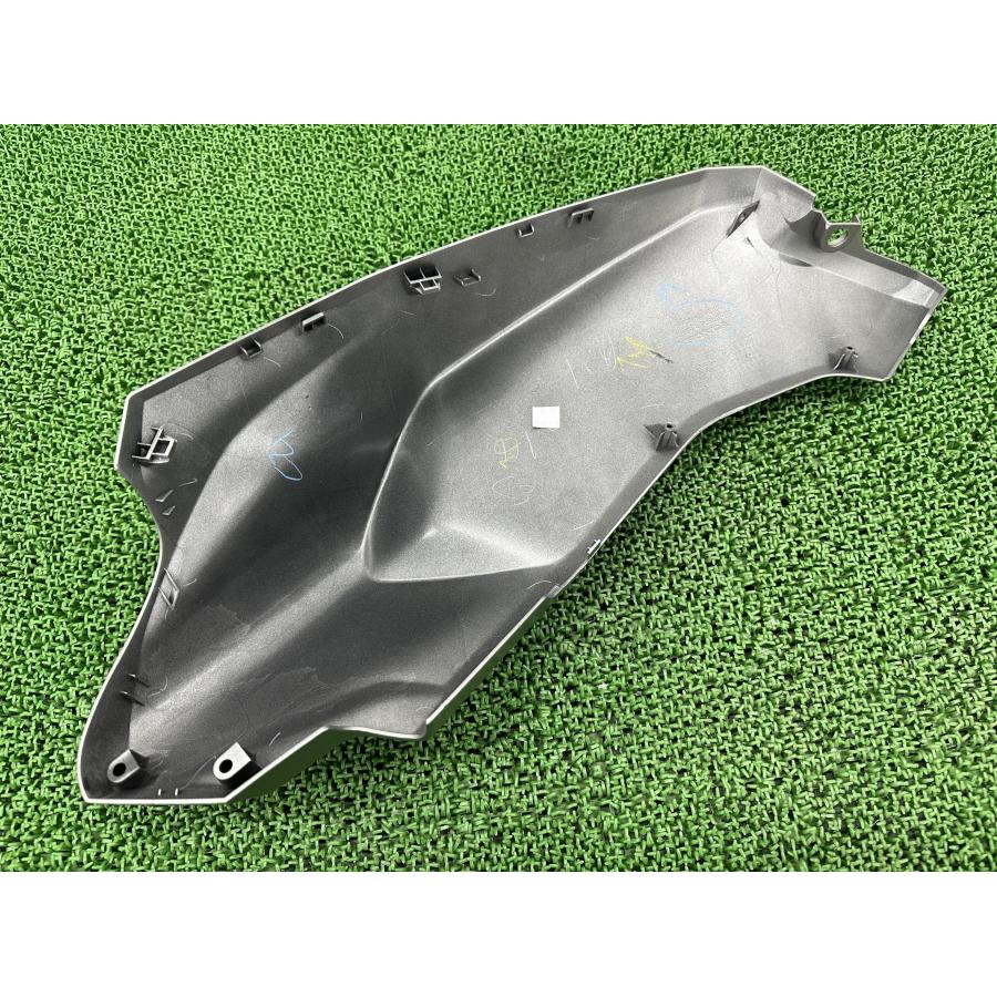 ホンダ（HONDA） CB250R タンクカバー 右 銀 K0A 純正 中古 バイク