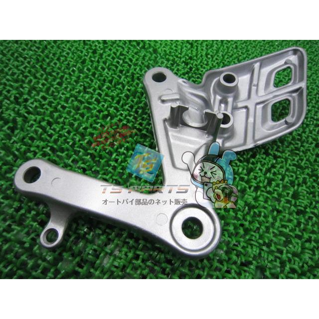 バンディット250 ステップホルダー 右 在庫有 即納 スズキ 純正 新品 バイク 部品 車検 Genuine バンディット400 37 スズキ（SUZUKI） バンディット250 ステップホルダー 右 在庫有 即納