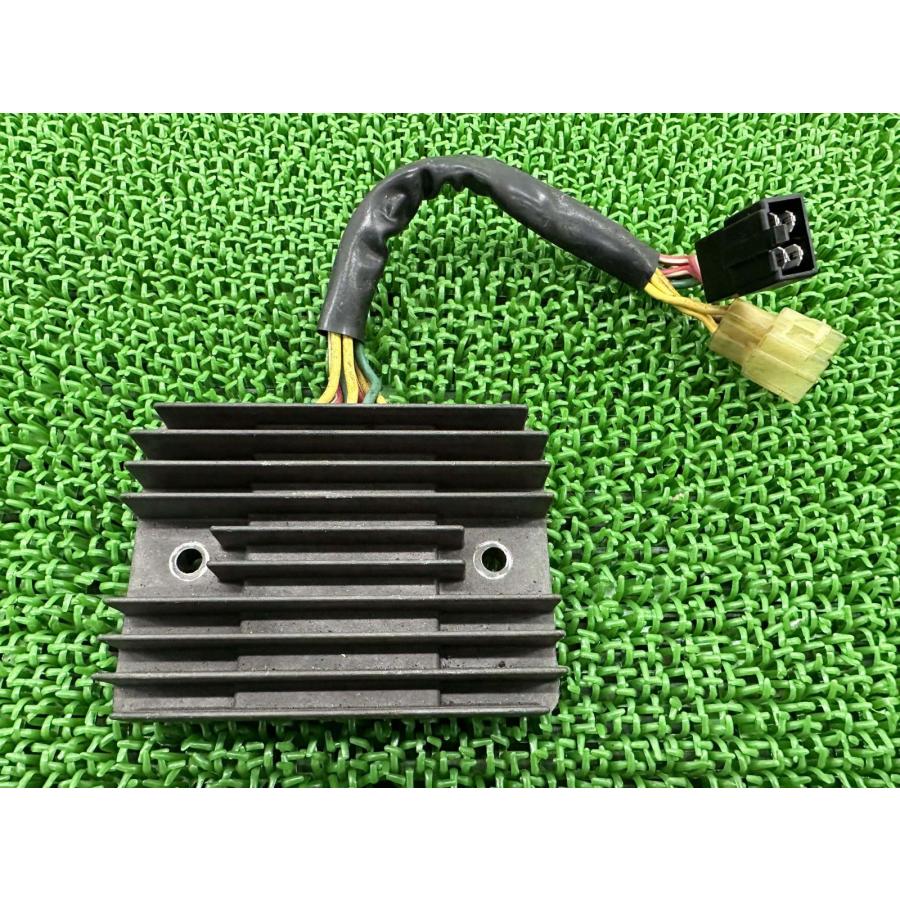 900SS レギュレター ドゥカティ 純正 中古 バイク 部品 レギュレーター レクチファイアー 機能的問題なし モンスター900 cQ DUCATI（ドゥカティ） 900SS レギュレター 純正 中古 バイク 部品