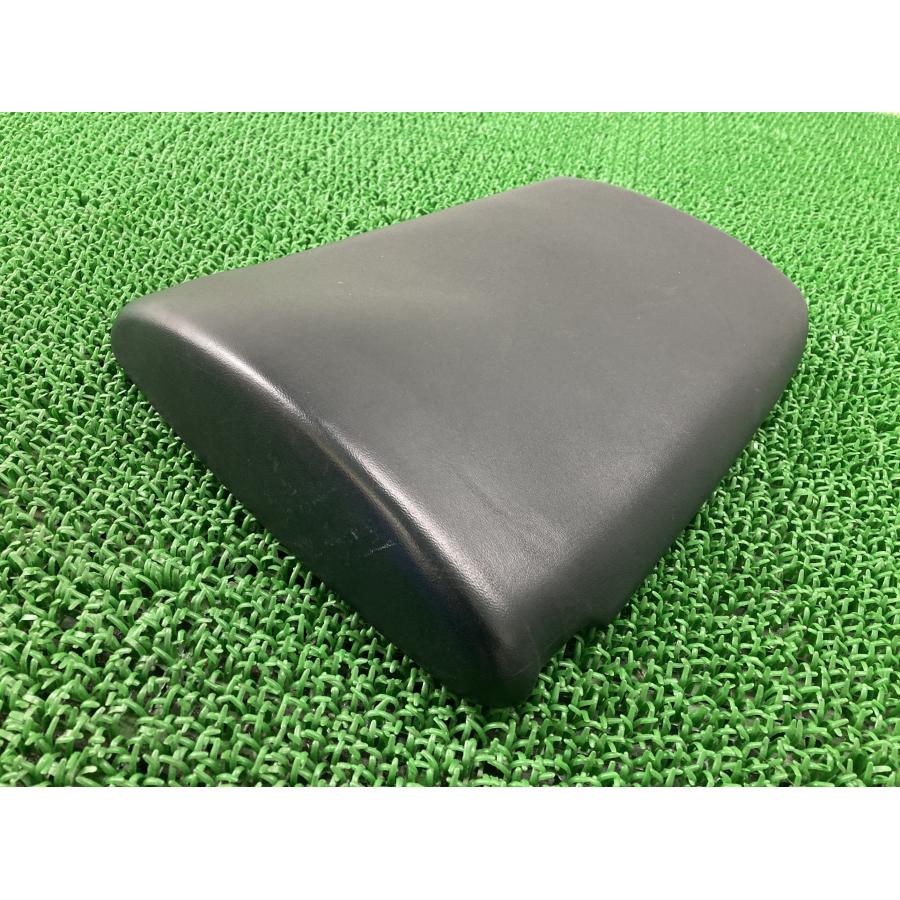 CBR600RR タンデムシート MEE ホンダ 純正 バイク 部品 PC37 リアシート 破れ無し 品薄 希少品 車検 Genuine 【中古】 16 ホンダ（HONDA） CBR600RR タンデムシート MEE 純正 中古 バイク 部品