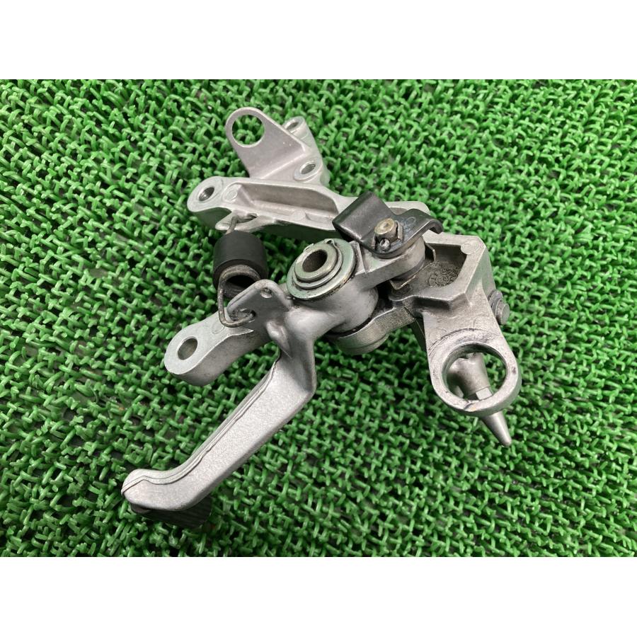 ホンダ（HONDA） RVT1000R ステップ 右 1677 純正 中古 バイク 部品