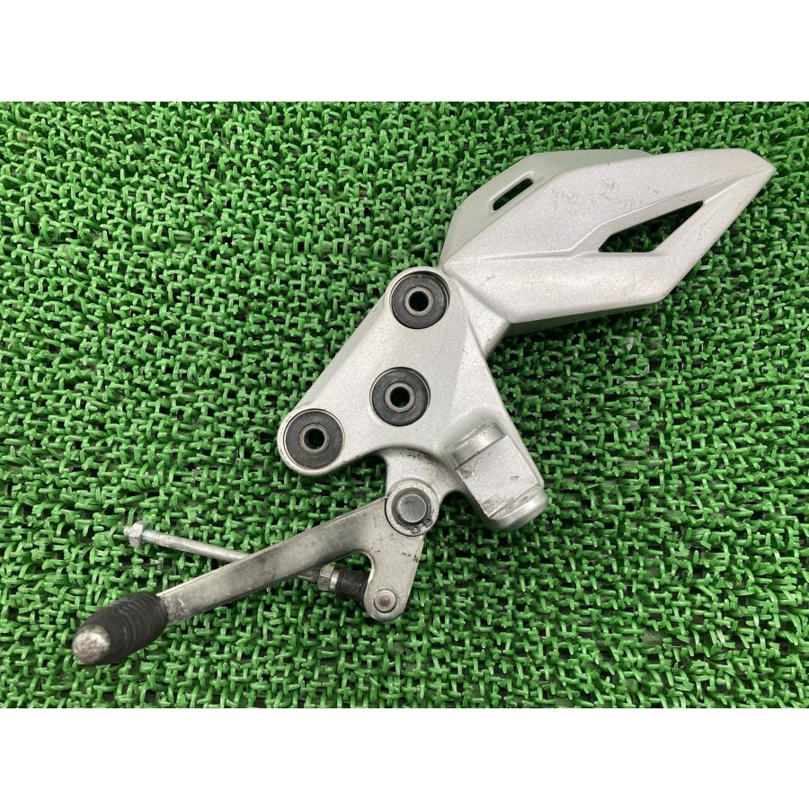 GSR750 ステップ 左 08J スズキ 純正 中古 バイク 部品 GR7NA シフトペダル ロッド ペグ 曲がり無し 車検 Genuine 2 スズキ（SUZUKI） GSR750 ステップ 左 08J 純正 中古 バイク 部品