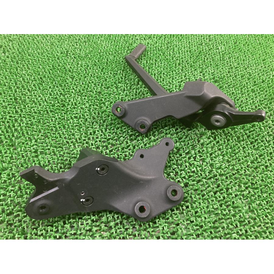 Xディアベル バックステップ ZDMGA01JAGB002*** ドゥカティ 純正 中古 バイク 部品 2016年式外し DIAVEL コンディション良好 曲がり無し 55の画像