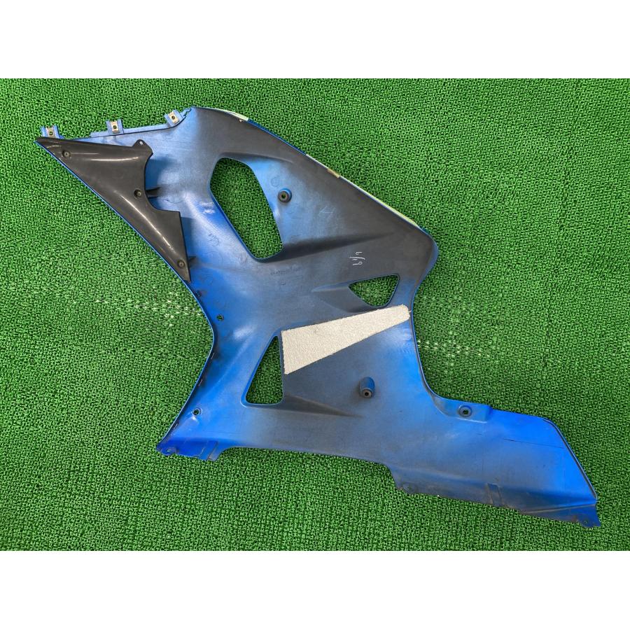GSX-R750 サイドカウル 右 青M 35F スズキ 純正 バイク 部品 GR7HA ペイント素材に 品薄 希少品 車検 Genuine 【中古】 46 スズキ（SUZUKI） GSX-R750 サイドカウル 右 青M 35F 純正 中古 バイク