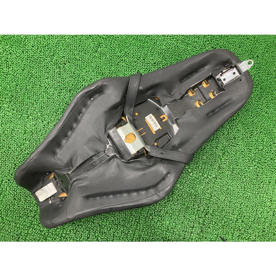 XL883R シート ハーレー 純正 中古 バイク 部品 スポーツスター エボ 
