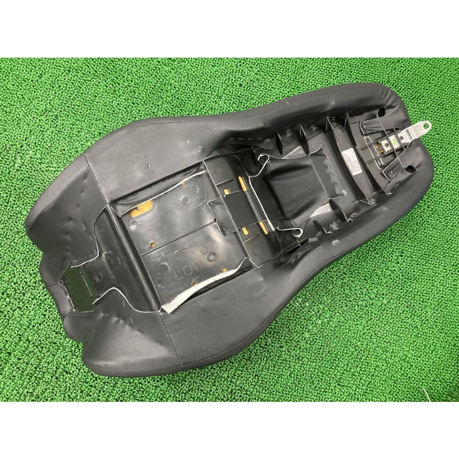 FLTRXS1870 シート P52000142 ハーレー 純正 中古 バイク 部品
