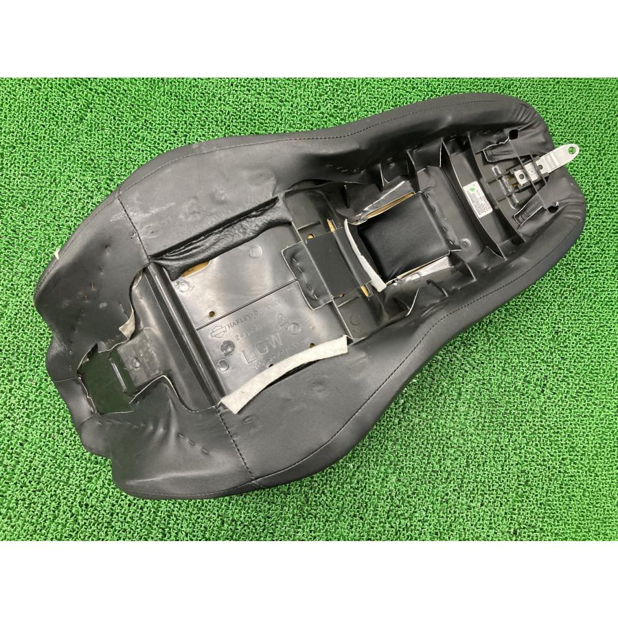 FLTRX1690 シート P52320-11 ハーレー 純正 中古 バイク 部品