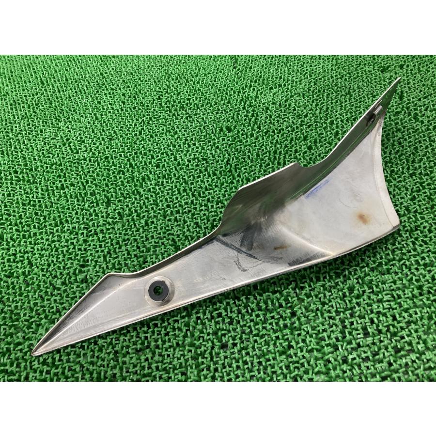 GSX-S1000F マフラーヒートガード スズキ 純正 中古 バイク 部品 GT79A サイレンサーカバー 曲がり無し 品薄 希少品 車検 Genuine 37の画像