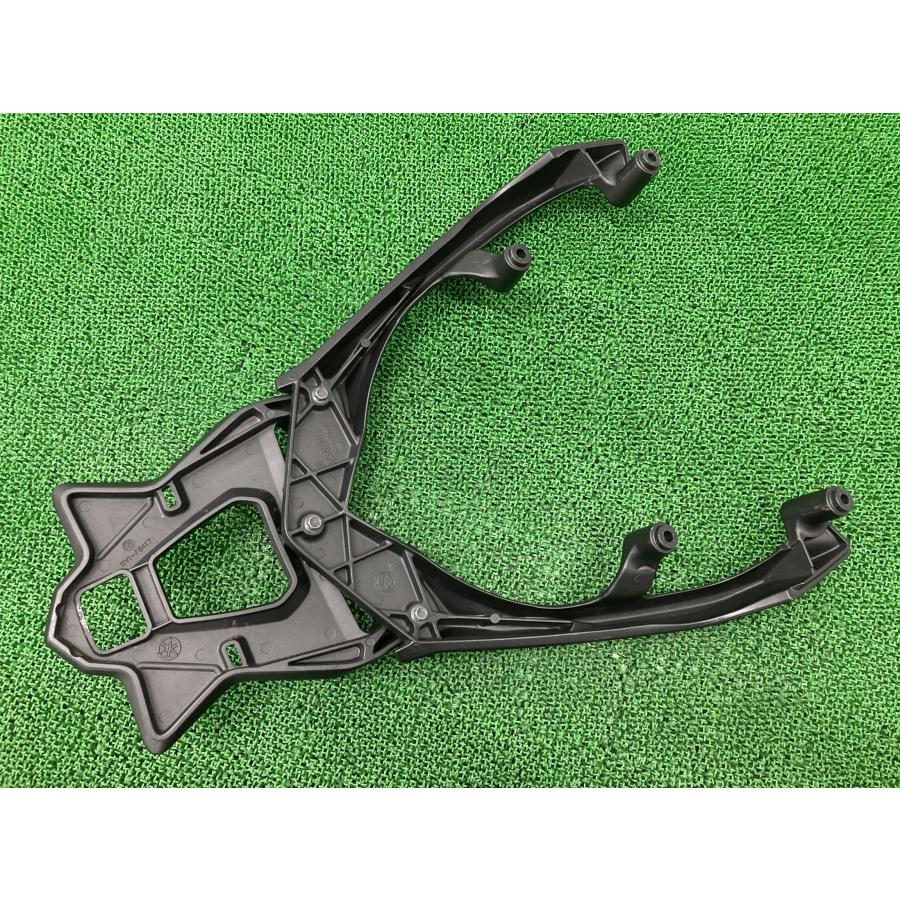 ヤマハ発動機 T-MAX リアキャリア BV1 ヤマハ 純正 中古 17-18年