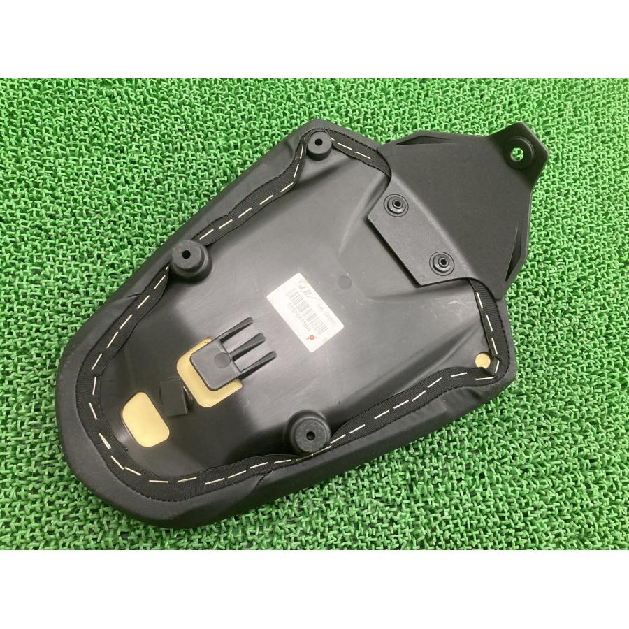 M937 タンデムシート 595P6811BA ZDM1M00AAMB000*** ドゥカティ 純正