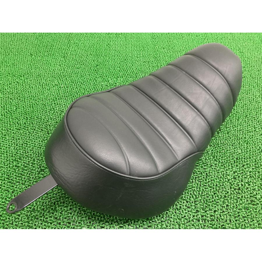 ハーレー純正　XL883Nアイアン　シート　52000195　美品　送料込み XL883N シート P52000195 ハーレー 純正 中古 バイク 部品
