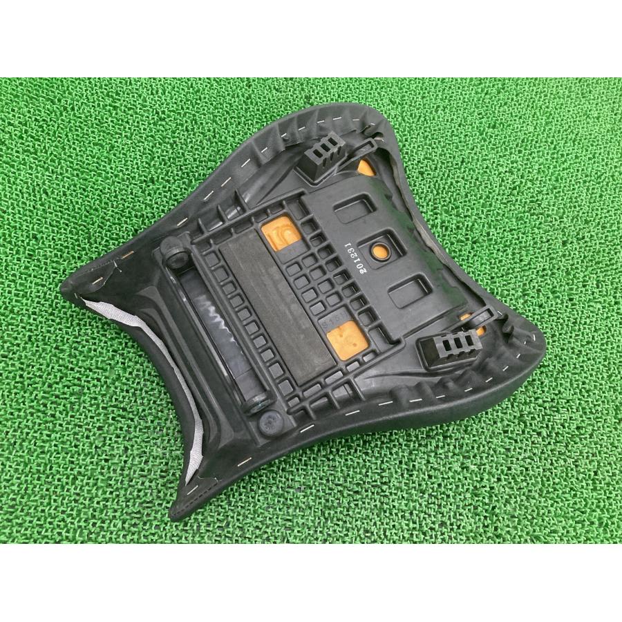 スズキ　隼1300純正フロントシート ブラック スズキ（SUZUKI） GSX1300R フロントシート 15H 純正 中古 バイク 部品