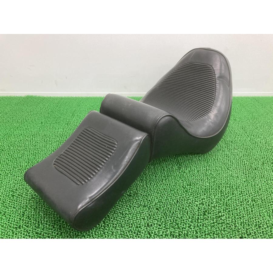 バイク　シート　ハーレー　パーツ　ソフテイル FXST1340 シート ハーレー 純正 中古 バイク 部品 ソフテイル