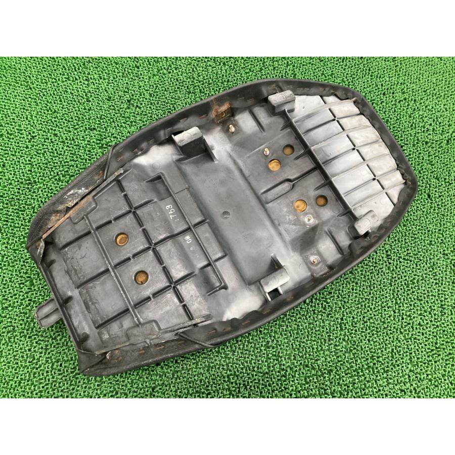 カワサキ（Kawasaki） ZRX400 シート 1753 純正 中古 バイク 部品