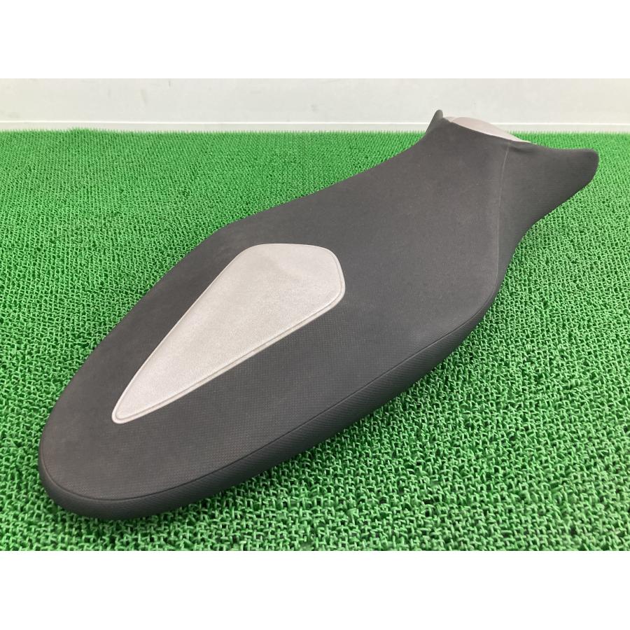 グラディウス400 シート 44H スズキ 純正 バイク 部品 VK58A GLADIUS 破れ無し 品薄 希少品 車検 Genuine 【中古】 87 スズキ（SUZUKI） グラディウス400 シート 44H 純正 中古 バイク 部品