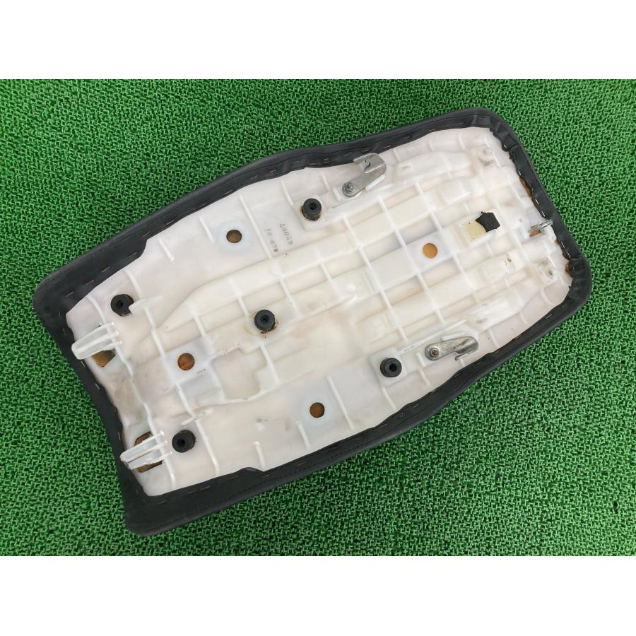 ホンダ（HONDA） CB750 シート MCN 純正 中古 バイク 部品 RC04 修復